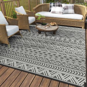 11 Best High-End Outdoor Rugs